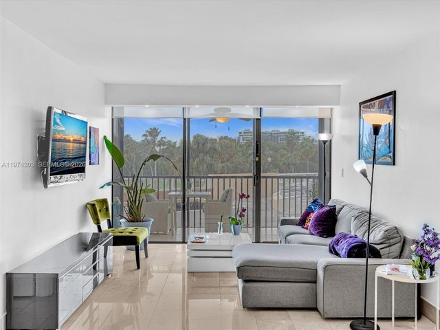 20335 W Country Club Dr 310, Aventura, FL 33180