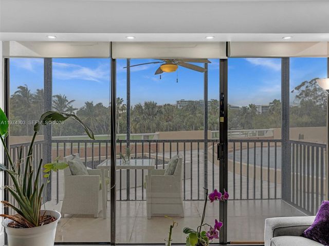 20335 W Country Club Dr 310, Aventura, FL 33180