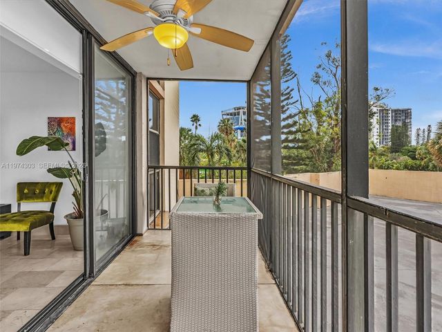 20335 W Country Club Dr 310, Aventura, FL 33180