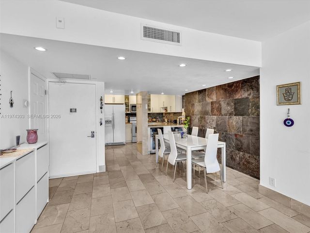 20335 W Country Club Dr 310, Aventura, FL 33180