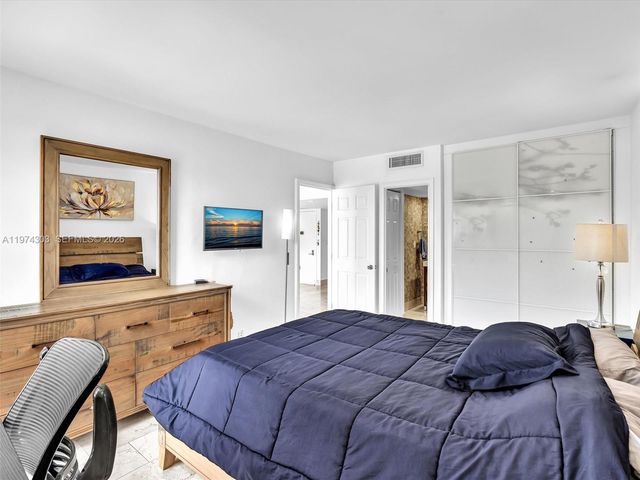 20335 W Country Club Dr 310, Aventura, FL 33180