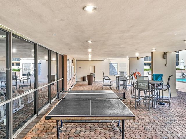 20335 W Country Club Dr 310, Aventura, FL 33180