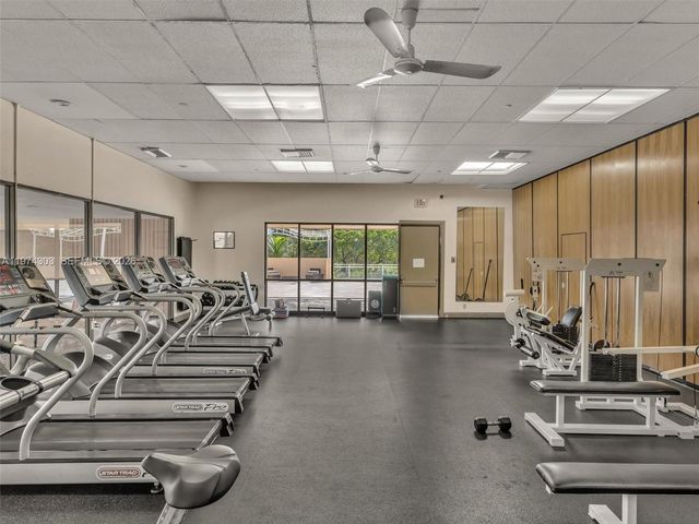 20335 W Country Club Dr 310, Aventura, FL 33180