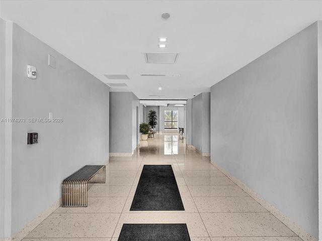 20335 W Country Club Dr 310, Aventura, FL 33180