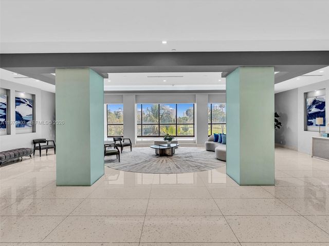 20335 W Country Club Dr 310, Aventura, FL 33180