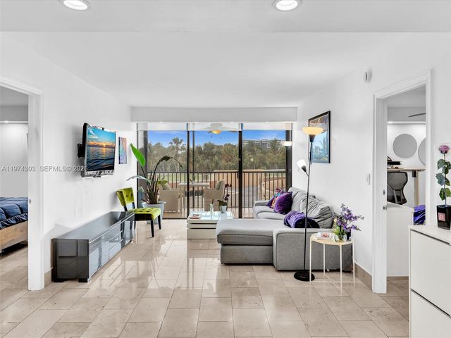 20335 W Country Club Dr 310, Aventura, FL 33180