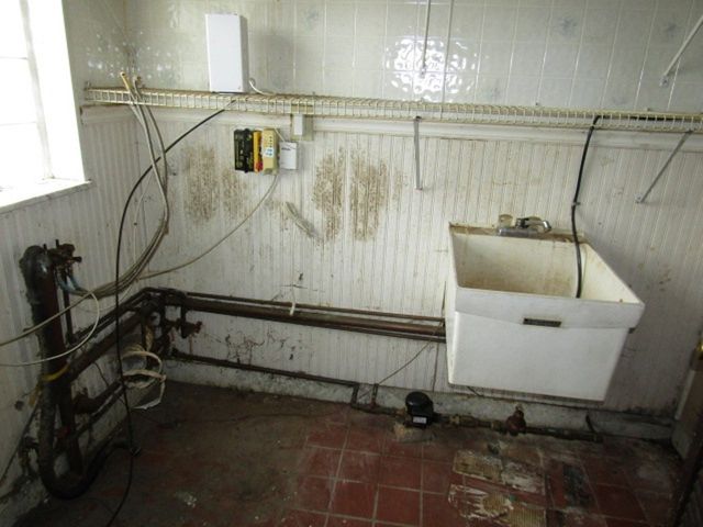 219 Camp Ave, Braddock, PA 15104