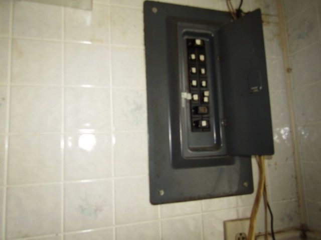 219 Camp Ave, Braddock, PA 15104