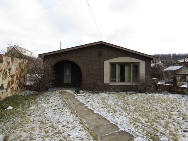 219 Camp Ave, Braddock, PA 15104