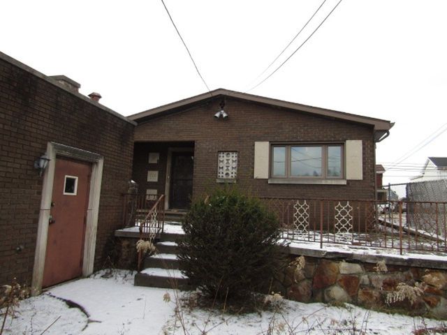 219 Camp Ave, Braddock, PA 15104