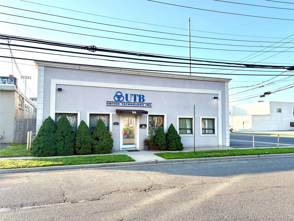 146 E 2nd Street, Mineola, NY 11501 — photo 2