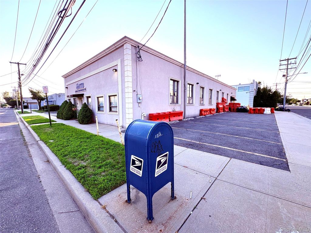 146 E 2nd Street, Mineola, NY 11501 — photo 3