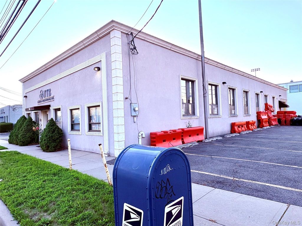 146 E 2nd Street, Mineola, NY 11501 — photo 4