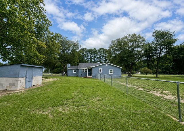 1775 Old Gilliard Road, Ridgeville, SC 29472