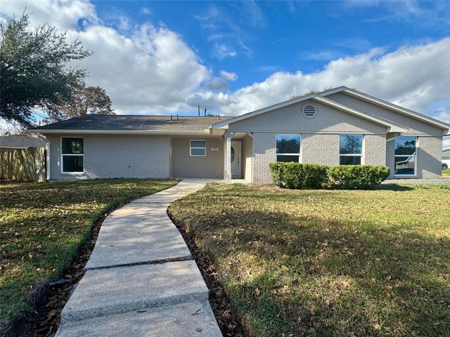 706 Scenic Drive, Baytown, TX 77521