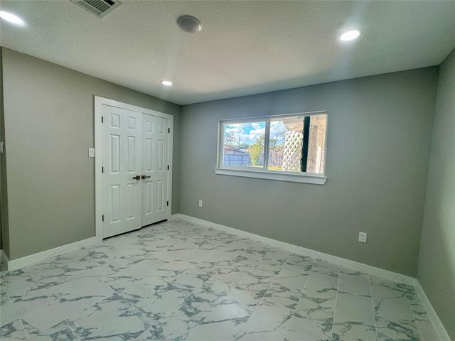 706 Scenic Drive, Baytown, TX 77521