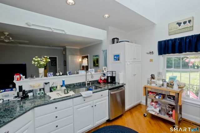 1980 Oak Street, Suffield, CT 06093