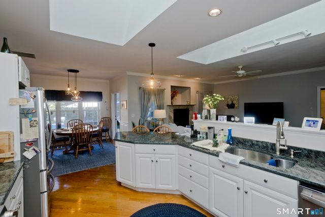 1980 Oak Street, Suffield, CT 06093