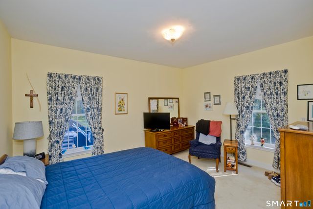 1980 Oak Street, Suffield, CT 06093