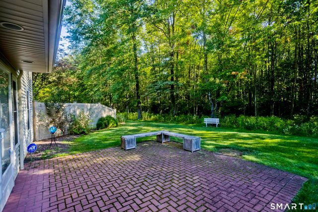 1980 Oak Street, Suffield, CT 06093