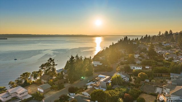 12116 Shorewood Drive SW, Burien, WA 98146