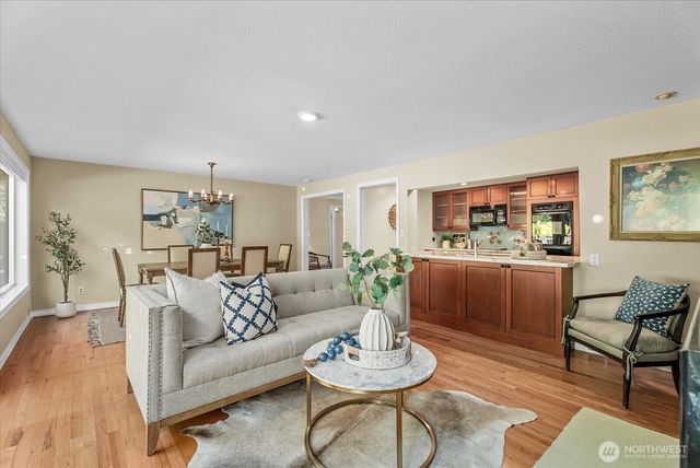 12116 Shorewood Drive SW, Burien, WA 98146