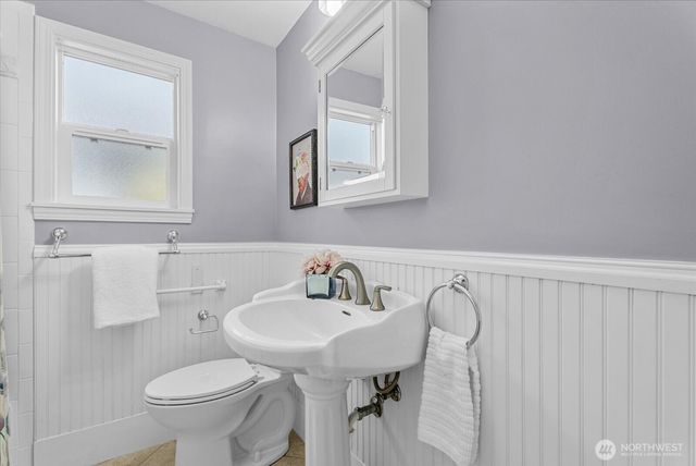 12116 Shorewood Drive SW, Burien, WA 98146