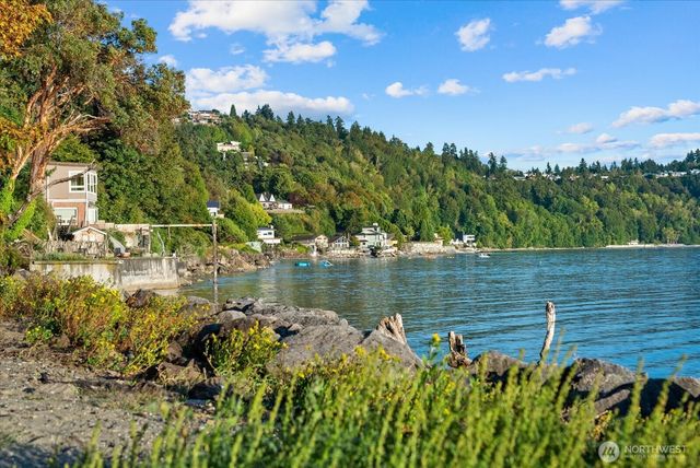12116 Shorewood Drive SW, Burien, WA 98146