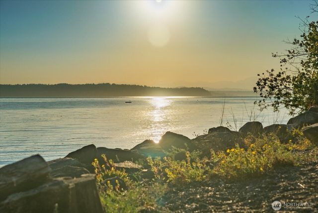 12116 Shorewood Drive SW, Burien, WA 98146