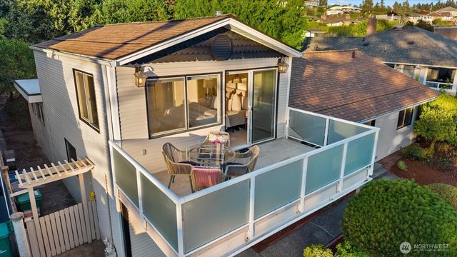 12116 Shorewood Drive SW, Burien, WA 98146