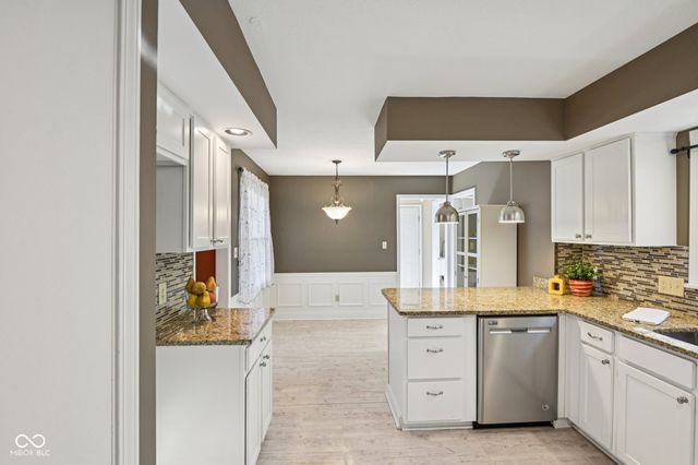 8125 Castle Cove Road, Indianapolis, IN 46256