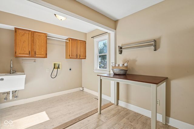 8125 Castle Cove Road, Indianapolis, IN 46256