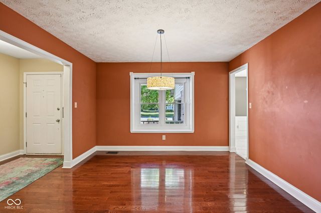 8125 Castle Cove Road, Indianapolis, IN 46256