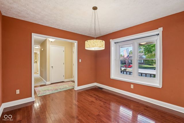 8125 Castle Cove Road, Indianapolis, IN 46256