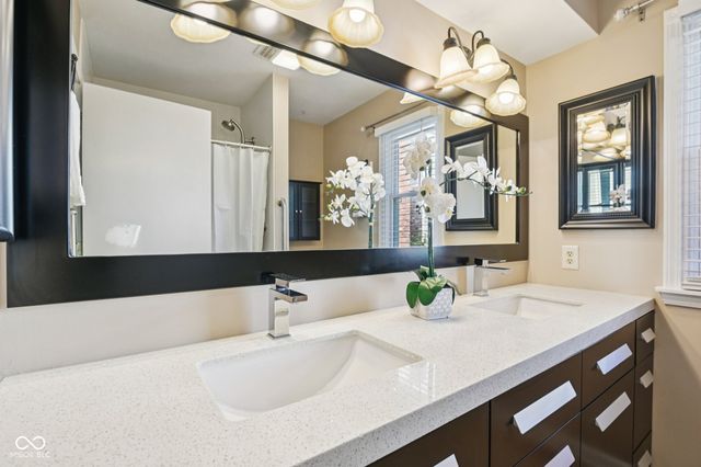 8125 Castle Cove Road, Indianapolis, IN 46256
