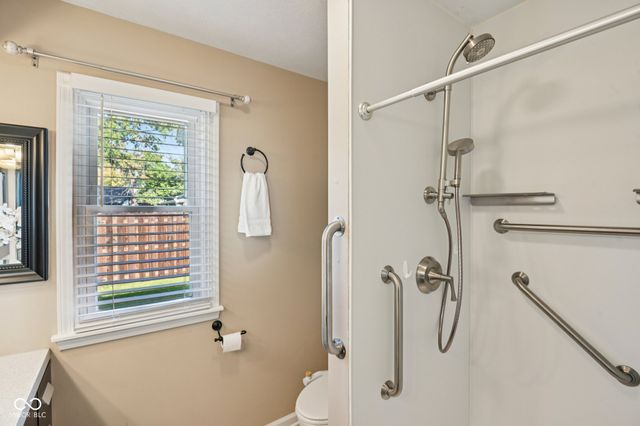 8125 Castle Cove Road, Indianapolis, IN 46256