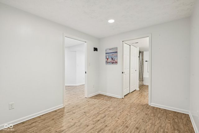 8125 Castle Cove Road, Indianapolis, IN 46256