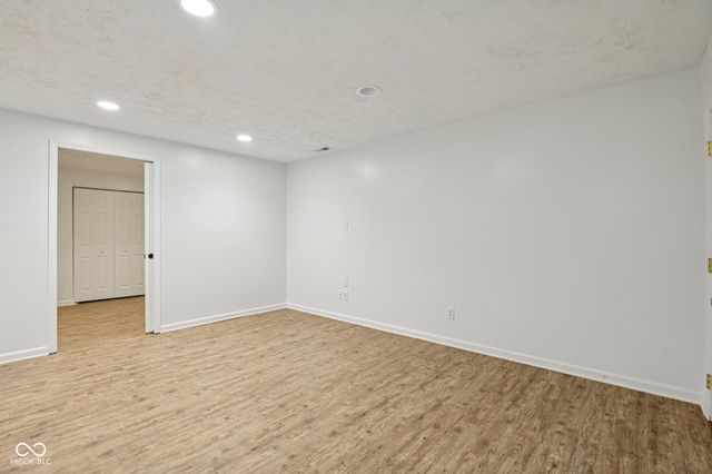 8125 Castle Cove Road, Indianapolis, IN 46256
