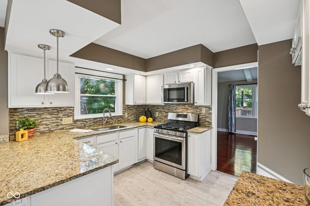 8125 Castle Cove Road, Indianapolis, IN 46256