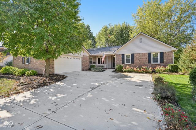 8125 Castle Cove Road, Indianapolis, IN 46256
