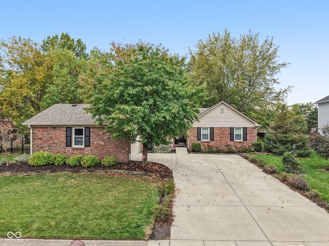 8125 Castle Cove Road, Indianapolis, IN 46256