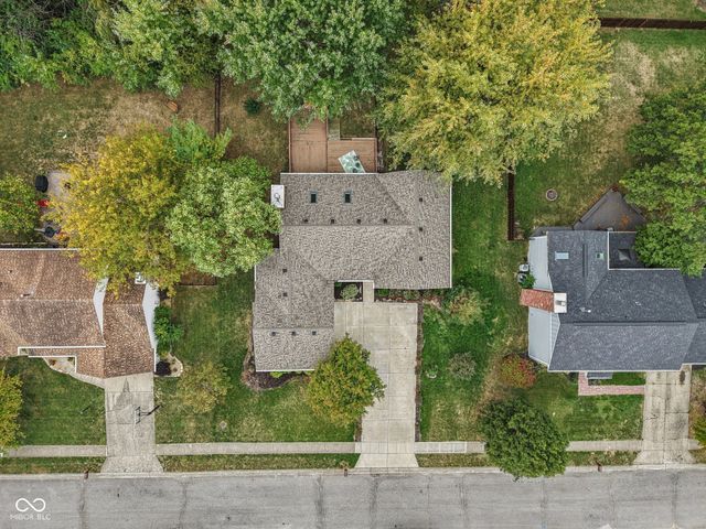8125 Castle Cove Road, Indianapolis, IN 46256
