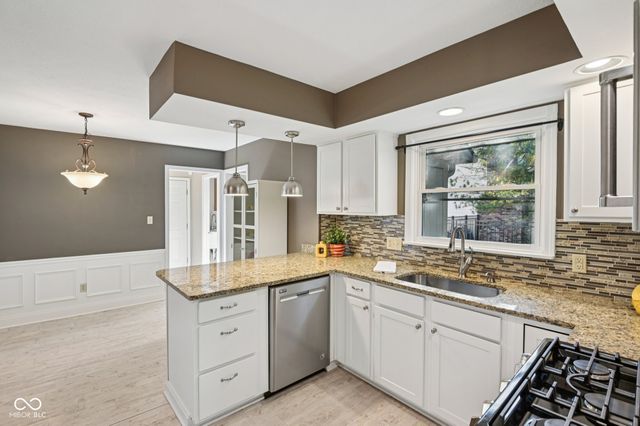 8125 Castle Cove Road, Indianapolis, IN 46256