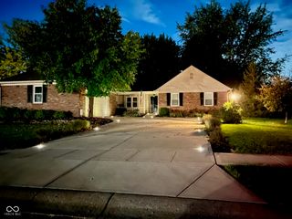 8125 Castle Cove Road, Indianapolis, IN 46256