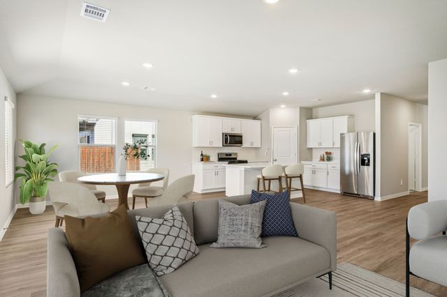 2219 Mustang Way, Seagoville, TX 75159