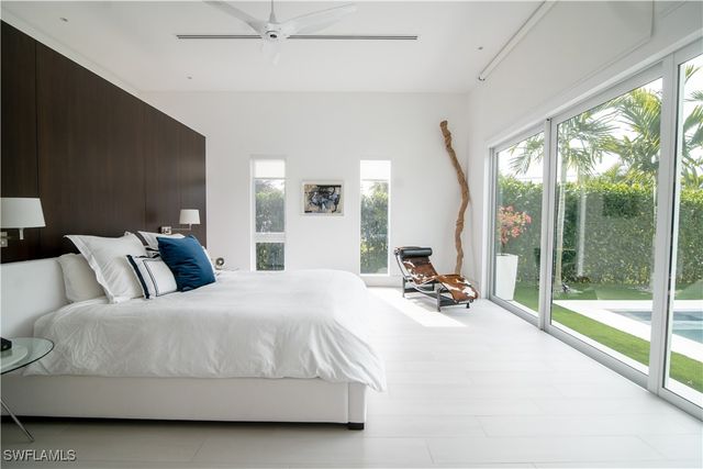 1218 14th AVE N, Naples, FL 34102