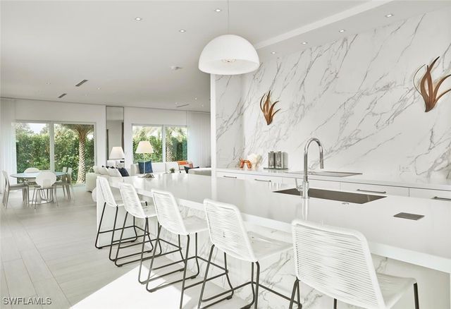 1218 14th AVE N, Naples, FL 34102