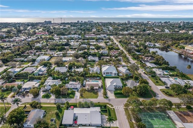 1218 14th AVE N, Naples, FL 34102