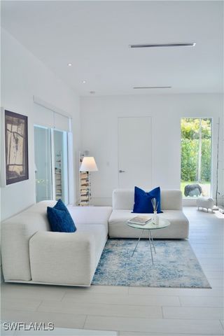 1218 14th AVE N, Naples, FL 34102