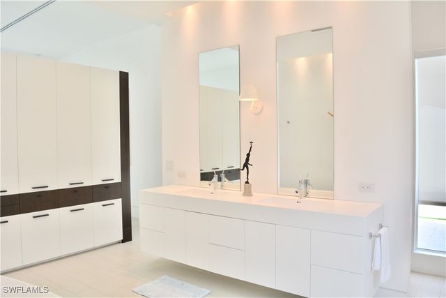 1218 14th AVE N, Naples, FL 34102